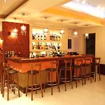 Dinos Hotel